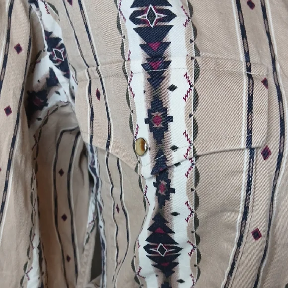 COWGIRL: Western Shirt - Picture 4 of 16